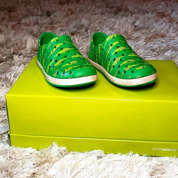 Cat and Jack 🐊 Slip Ons - Picture 3 of 4